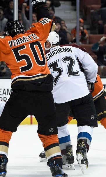 Ducks edge Avalanche 2-1